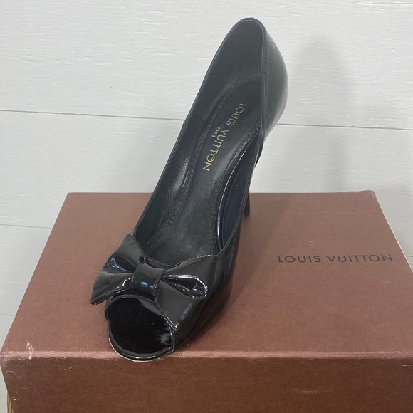 VINTAGE Louis Vuitton patten leather bow peep toe stilettos - Picture 1 of 10